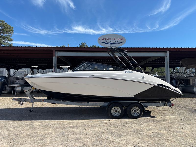2019 Yamaha AR240