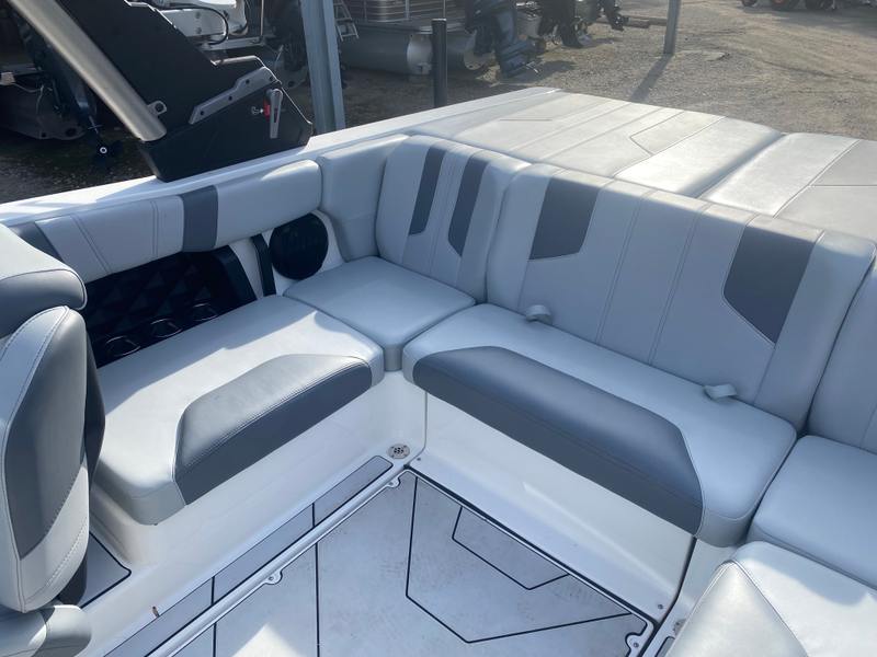 Boat Image 9