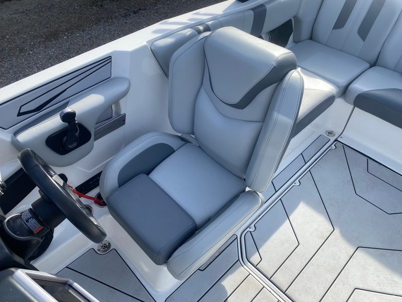 Boat Image 10