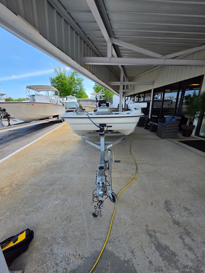 2022 Mako Pro Skiff 17