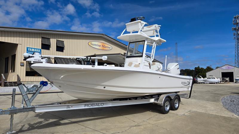 2026 Robalo 246 Cayman SD