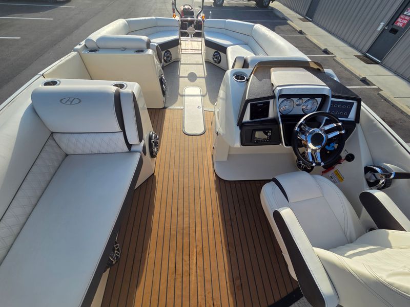 Boat Image 8