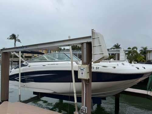 2021 Hurricane Sundeck 2200 DC OB
