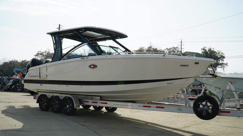 2025 Chaparral 310 OSX